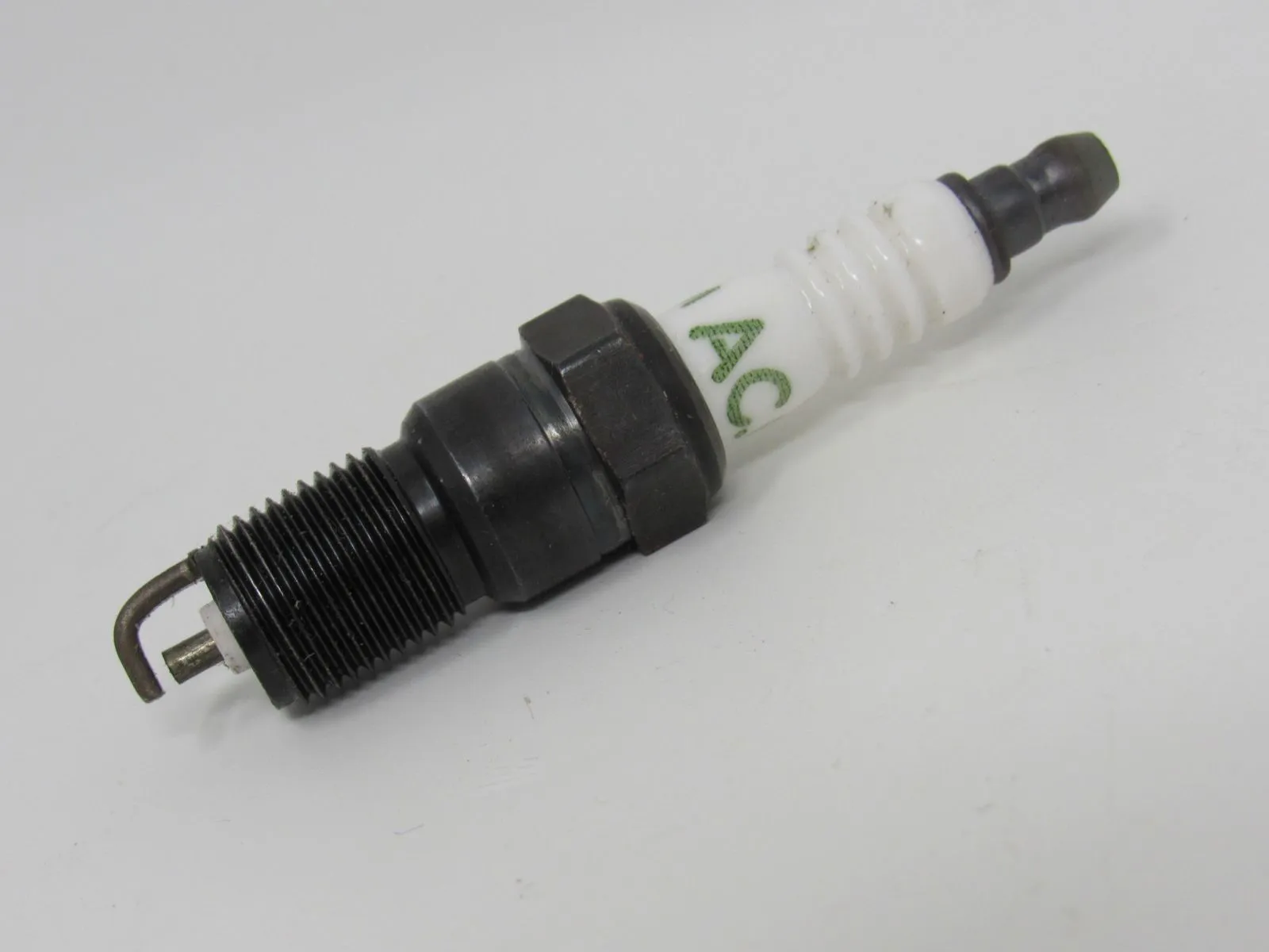 ACDelco Spark Plug R44LTSM -- New