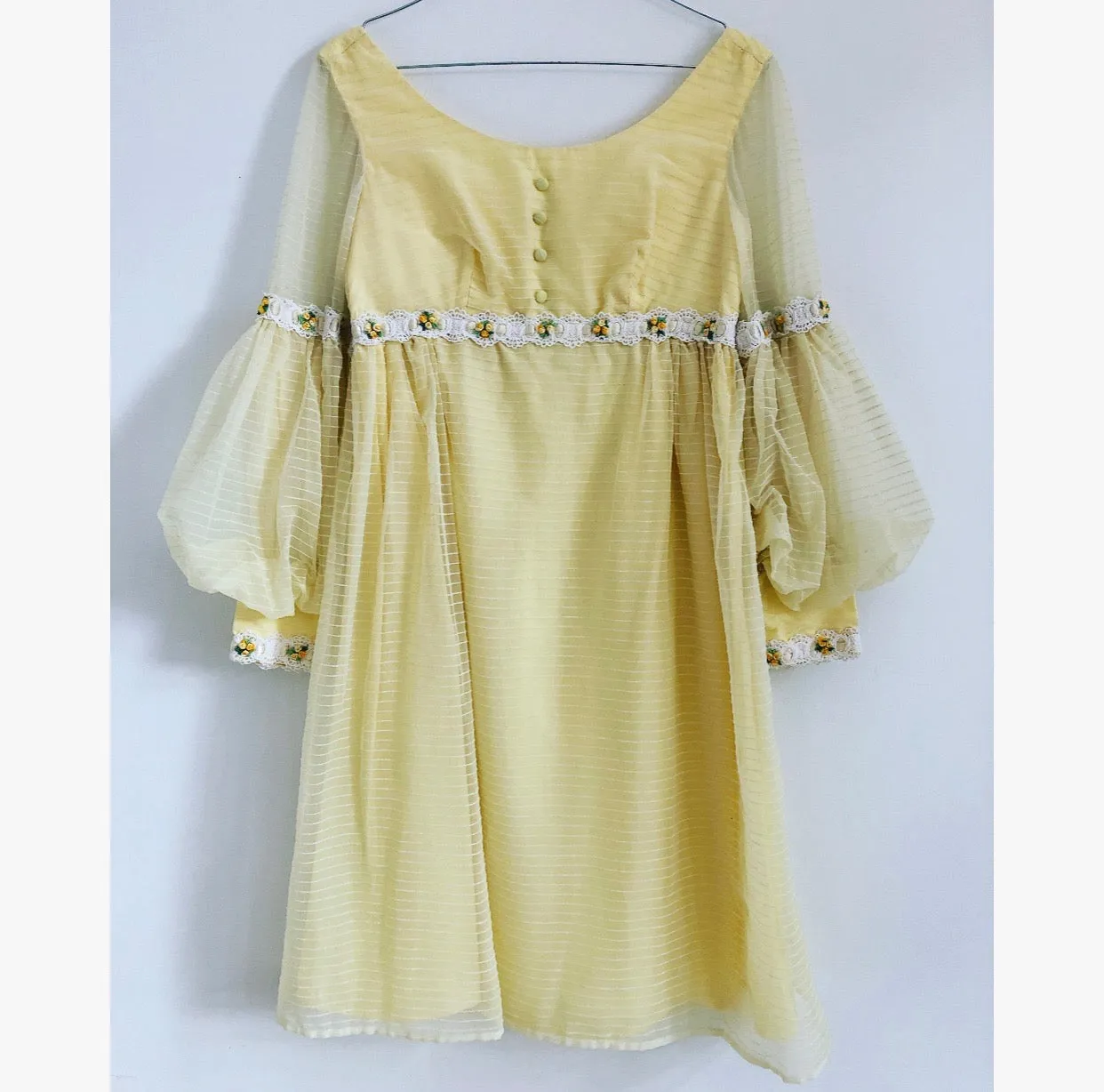 Amazing Pale Yellow Empire Cut Mini Dress