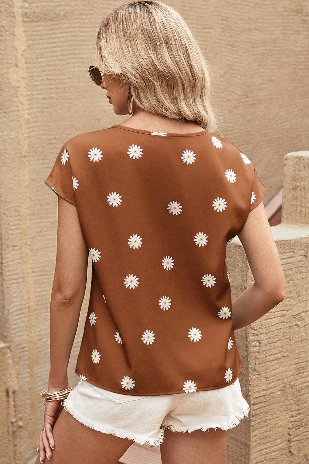 Chestnut Daisy Print Short Sleeve Top