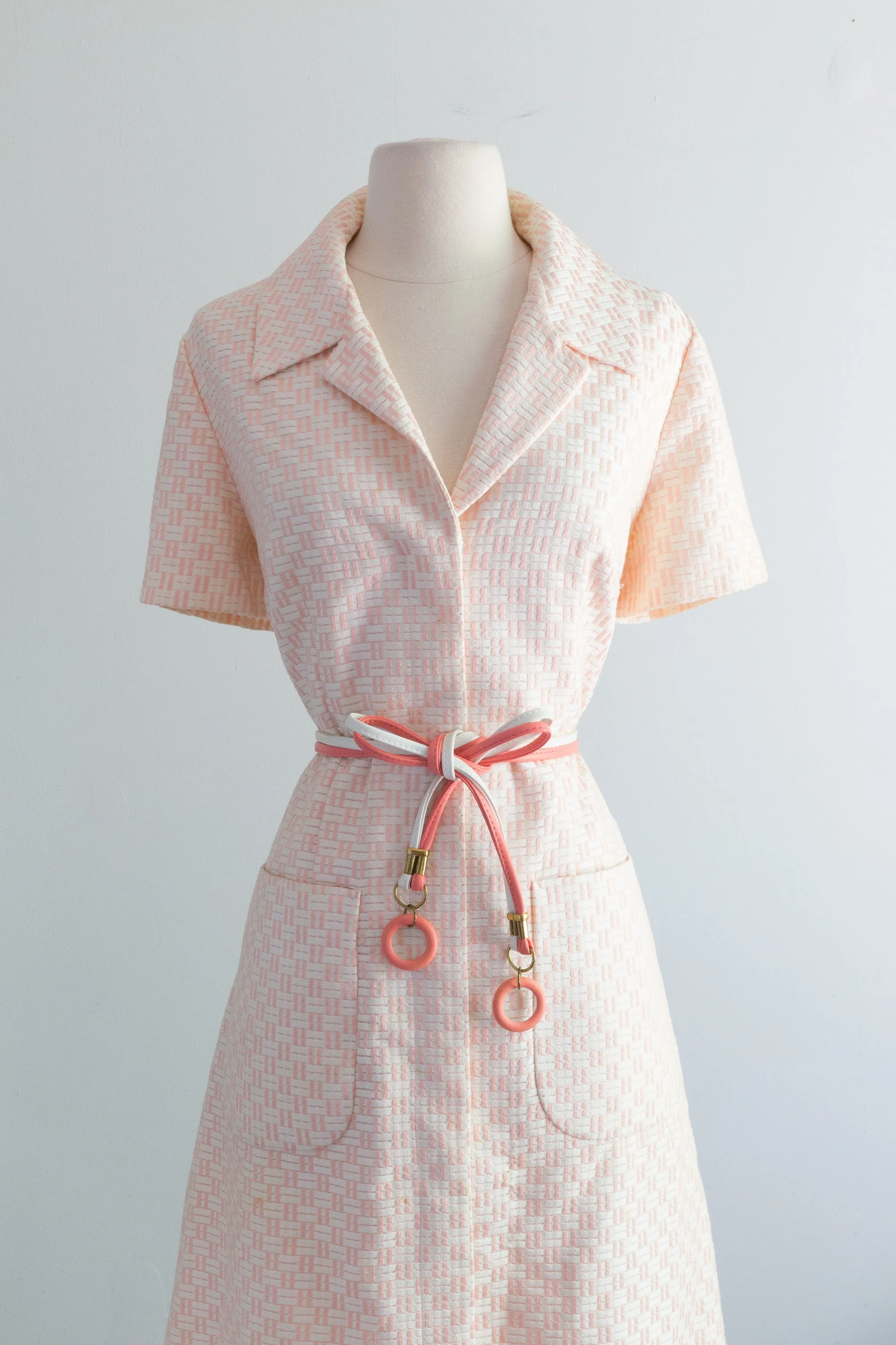 Darling 1960's Mod Day Dress With Pockets and Belt / ML