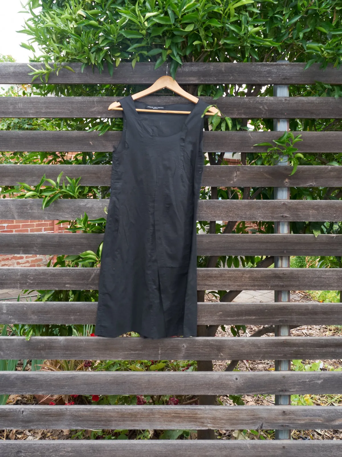 Jean Colonna 1990s black cotton exterior dart sleeveless dress - womens 38 36